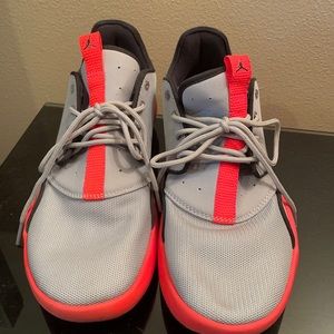 Jordan sneakers. Size 6.5Y. barely worn.